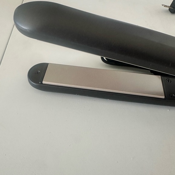 Conair Infiniti Pro 1" Tourmaline Ceramic Flat Iron Very Good Condition - Picture 3 of 9